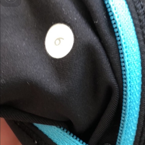 lululemon leggings cropped size 6 great condition black and white. - Picture 5 of 5